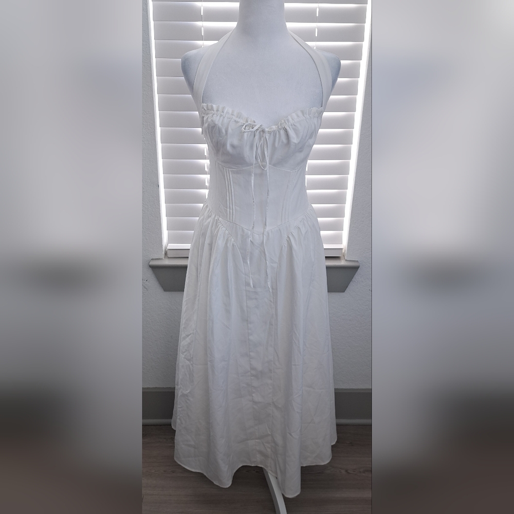 Chic Strapless White Dress